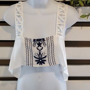 NWT.   NATIVE ROSE crop.                #1523